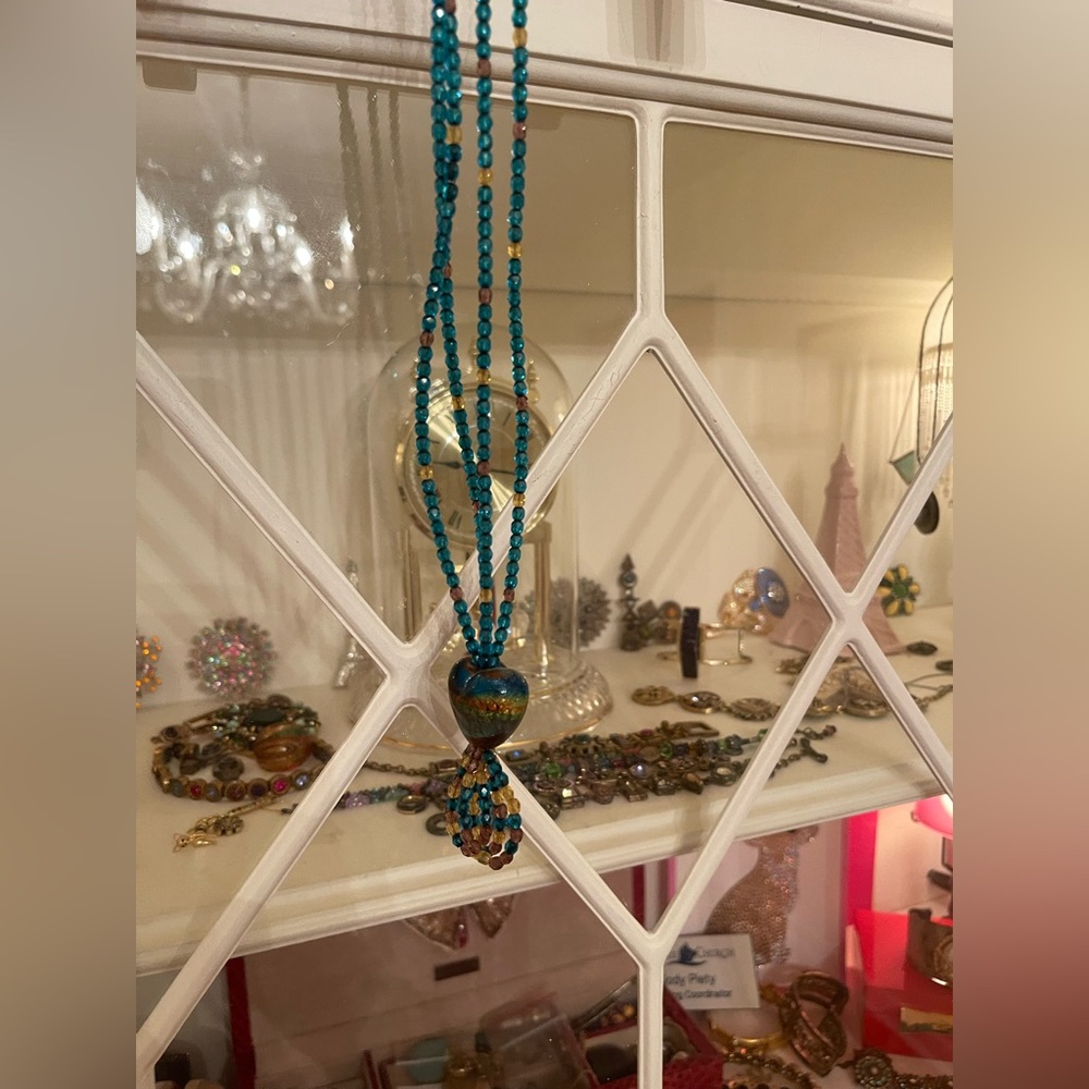 Pretty long length necklace